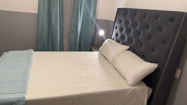 Room - Gorgeous Lorna zip house (Phoenix)