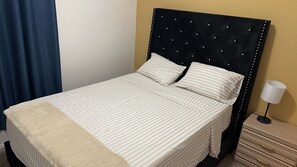 Room - Gorgeous Lorna zip house (Phoenix)