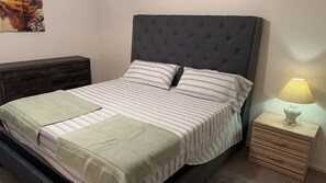 Room - Gorgeous Lorna zip house (Phoenix)
