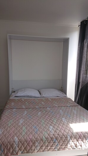 1 soverom, strykejern/-brett, wi-fi (inkludert) og sengetøy