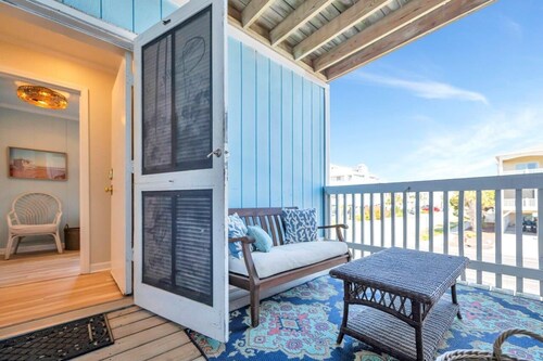 Oceanfront in Ocean Isle Beach! "C2 Shining Sea" - 3 bed 2 bath Condo - Sleeps 8