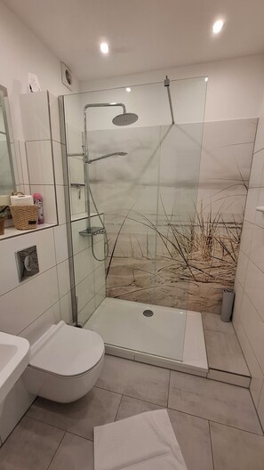 Bruser, hårtørrer, håndklæder, Sæbe