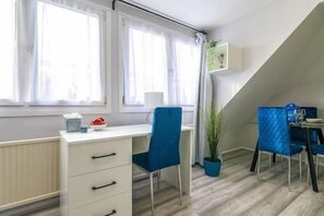 Dining - The Concrete Room (Harrow)