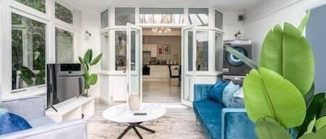 تلفزيون، كُتُب