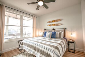 3 slaapkamers, een bureau, een strijkplank/strijkijzer, gratis wifi