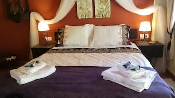 1 bedroom, bed sheets