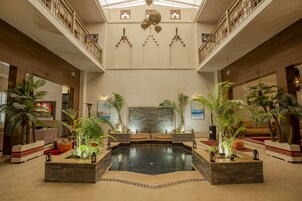 室內泳池、室外泳池