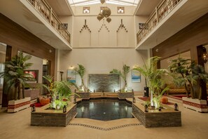 Piscine couverte, piscine extérieure