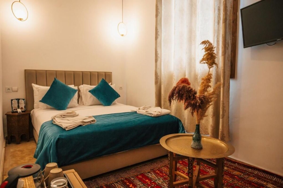 Comfort Room | Minibar, iron/ironing board (on request), cribs (surcharge), WiFi (free)