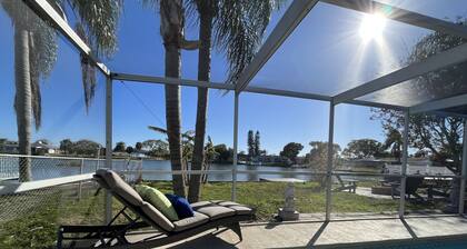 Lakefront Paradise, with Private Pool.
