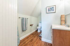 Handtücher, Seife, Shampoo, Toilettenpapier