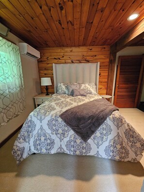 1 bedroom, bed sheets
