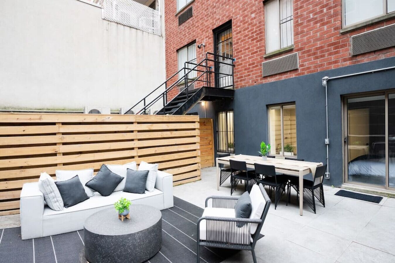 Massive 1BR w Private Patio in Upper East Side