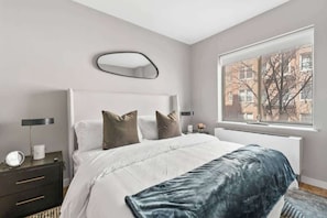 2 Schlafzimmer, Schreibtisch, Bügeleisen/Bügelbrett, Reisekinderbett
