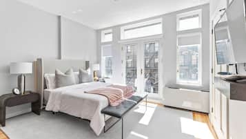 1 chambre, bureau, fer et planche Ă repasser, lit parapluie