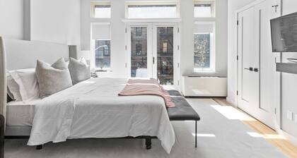 Luxe Studio with Charming Juliet Balcony