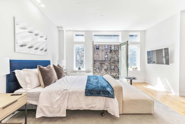 1 Schlafzimmer, Schreibtisch, Bügeleisen/Bügelbrett, Reisekinderbett