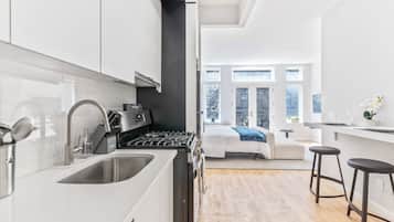 Fridge, microwave, oven, stovetop