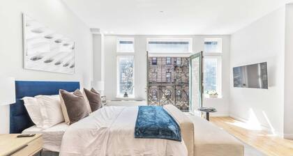 Spacious Studio with Charming Juliet Balcony