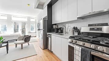 Fridge, microwave, oven, stovetop