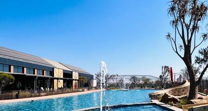 Cityscape Luxurious Apartment 2