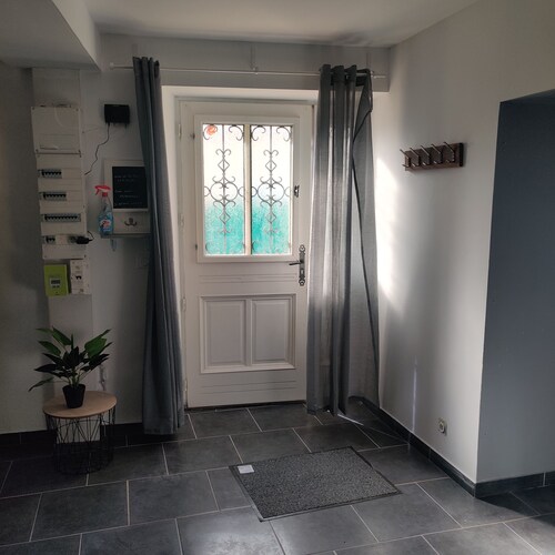 A la Campagne. Maison Mitoyenne Avec 3 Chambres.2 Places de Parking