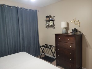 4 bedrooms, in-room safe, desk, iron/ironing board - Come relax in our lovely home within walking distance to the Masters. (Augusta)