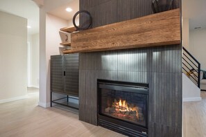 Interior - Modern+Renovated+5 Mins from Polar Express+ Holiday Availability+Snow Bowl (Flagstaff)