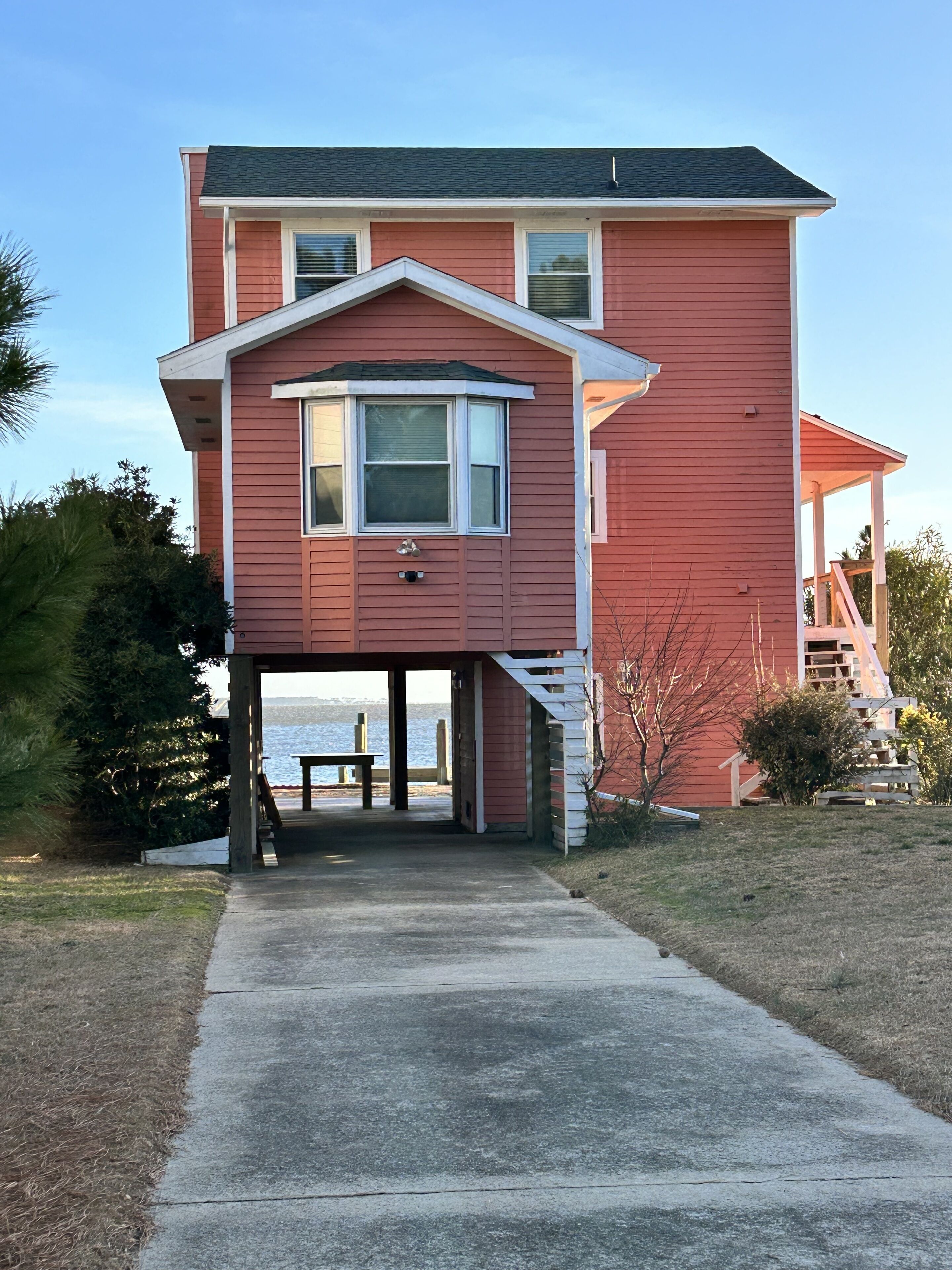 Beautifully renovated waterfront retreat on the Albemarle Sound
