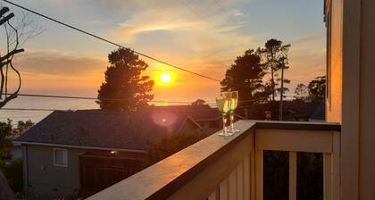 Enjoy Big Views on Lodge Hill in Cambria! Great location and Pet-Friendly!