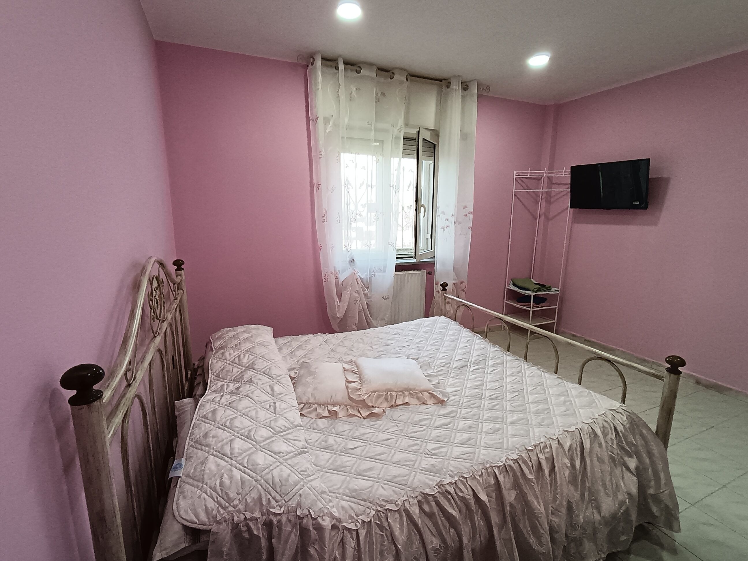 3 camere, Wi-Fi, lenzuola