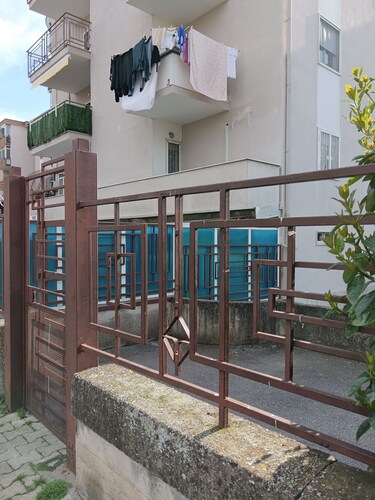 G&G Pompeii, a few km from the shrine bar supermarket, tobacconists, pizzeria