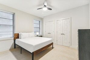 1 Schlafzimmer, Bügeleisen/Bügelbrett, Bettwäsche