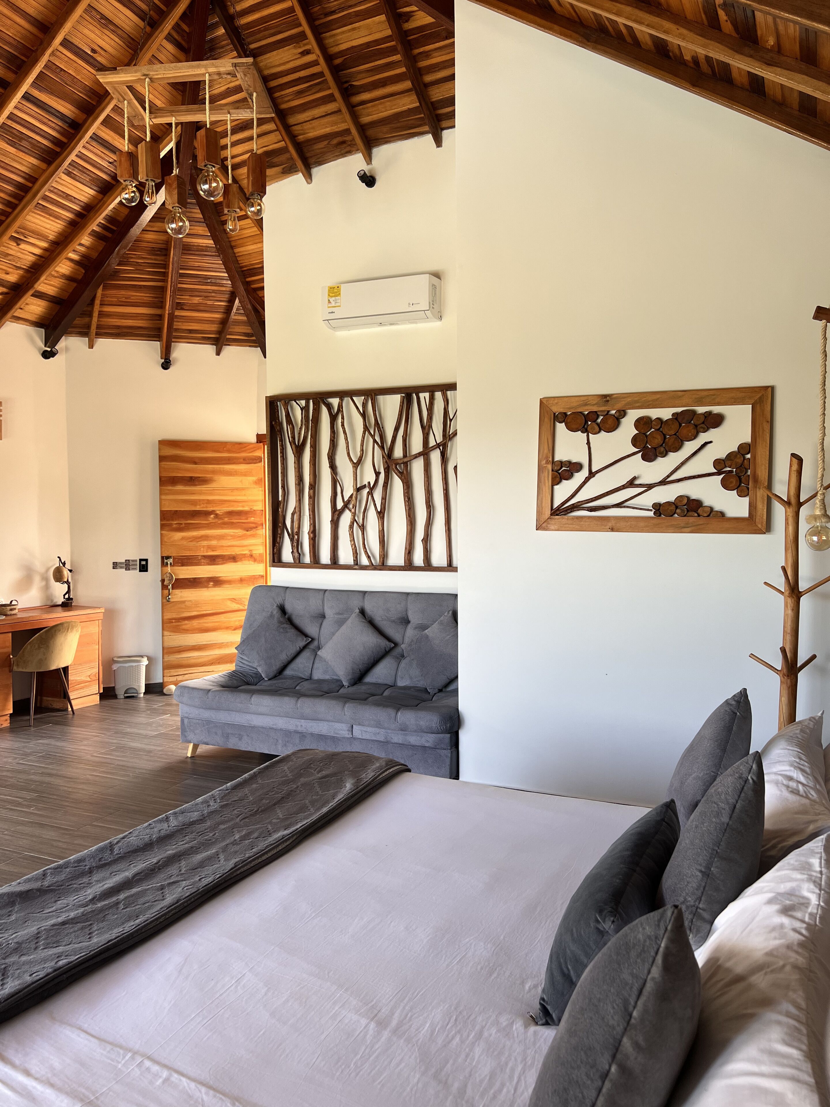 Luxury Villa | Hypo-allergenic bedding, individually decorated, free WiFi, bed sheets