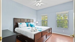 4 bedrooms, desk, iron/ironing board, free WiFi