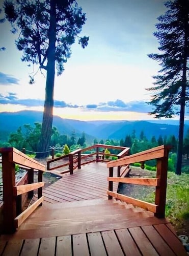 Compass NORTH! A Boho Bungalow • Fast Wi-Fi • A/C