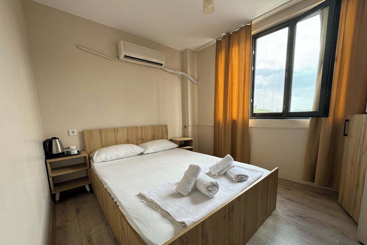 Comfort tweepersoonskamer | Luxe beddengoed, individueel gedecoreerd, individueel gemeubileerd