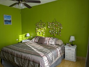 4 quartos, escrivaninha, Wi-Fi, roupa de cama