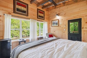 2 Schlafzimmer, Schreibtisch, Bügeleisen/Bügelbrett, kostenloses WLAN