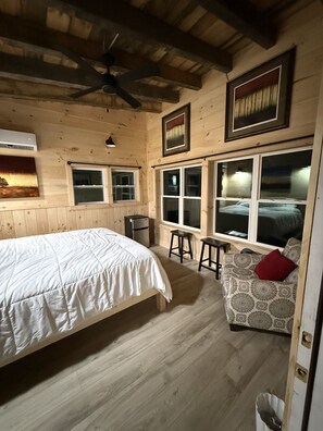 Unclassified image, 3 of 32, button