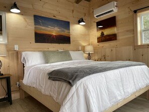 Unclassified image, 4 of 32, button