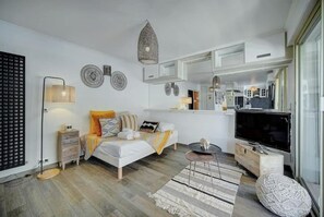 1 chambre, fer et planche à repasser, Wi-Fi, draps fournis