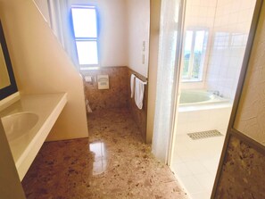 Hair dryer, towels - 2 meals included  2nd floor ocean view  2 queen / Masuda Shimane (Masuda)