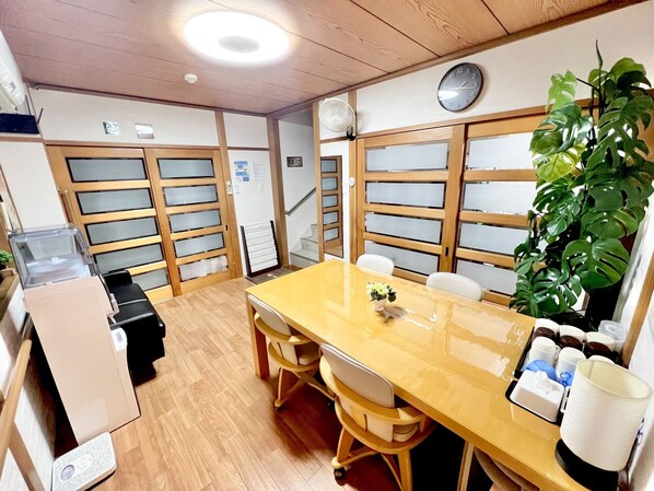 Dining - Kansai Airport directlyStation 3minutes  4 rooms - 4 Japanesestyle rooms / Osaka Ōsaka (Osaka)