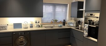 Woodlane 3 bed cottage with private Hottub , full fibre WiFi 