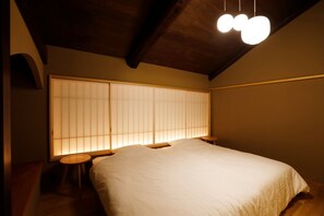 2 bedrooms, desk, free WiFi, bed sheets