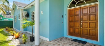 Dreamers Getaway - Relaxing unit with large rooms, full kitchen, & fast Wi-Fi