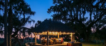 Cozy farm home 2 miles from Terra Nova and 14 miles from Lakewood Ranch.