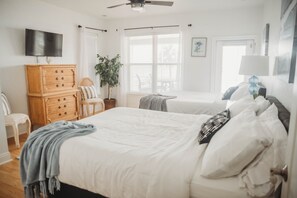 5 habitaciones, tabla de planchar con plancha, wifi y ropa de cama 