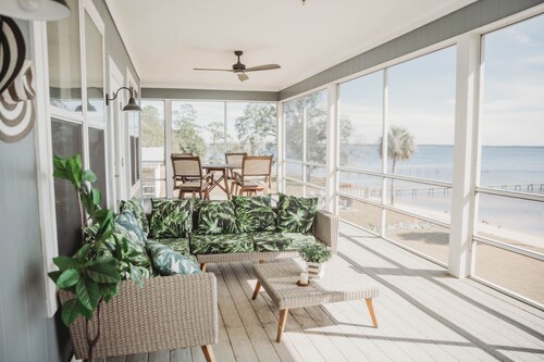 The Coastal Retreat - Blackwater Bay